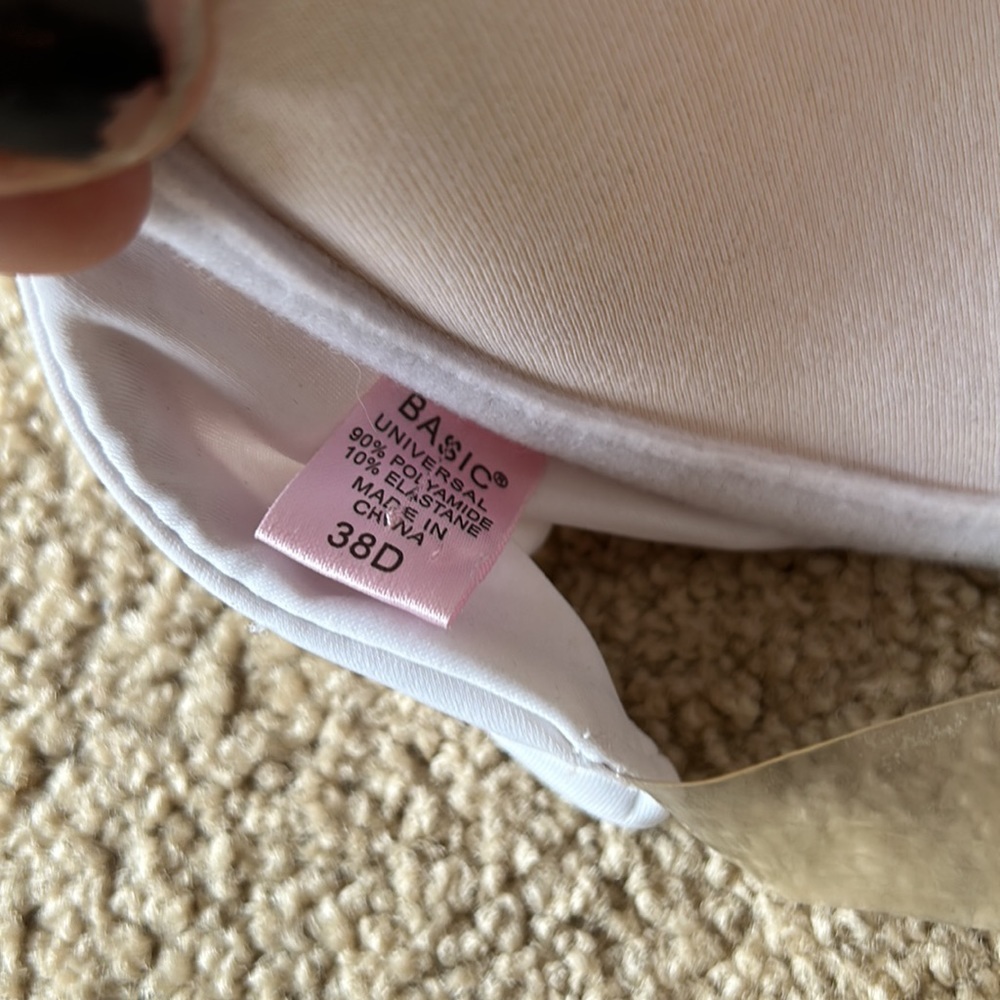 Basic universal 38D bra - Picture 3 of 3